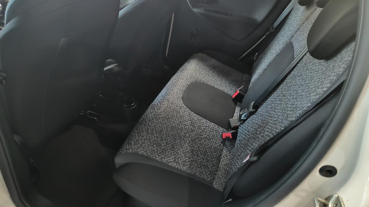 Lancia Ypsilon 1.0 FireFly 5 porte S&S Hybrid Ecochic Silver