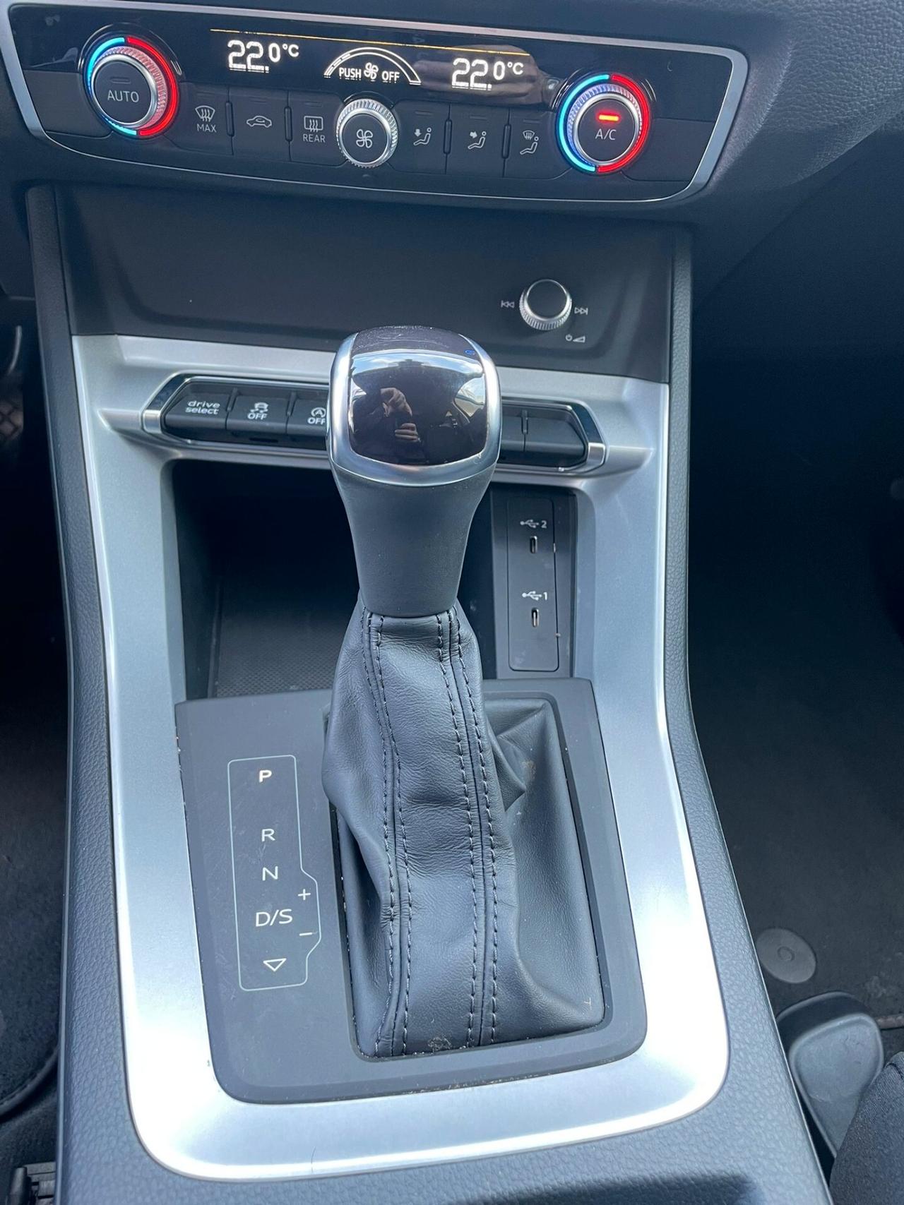 AUDI Q3 SPTB 35 2.0Tdi IDENTITY BLACK S-TRONIC