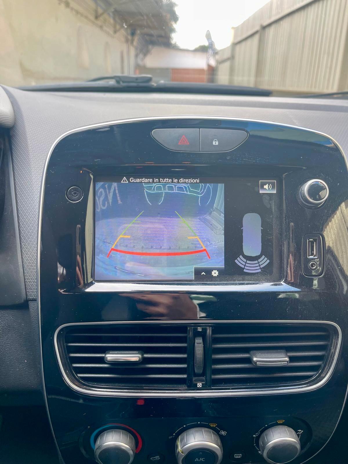 Renault Clio dCi 8V 90 CV 5 porte Moschino Intens