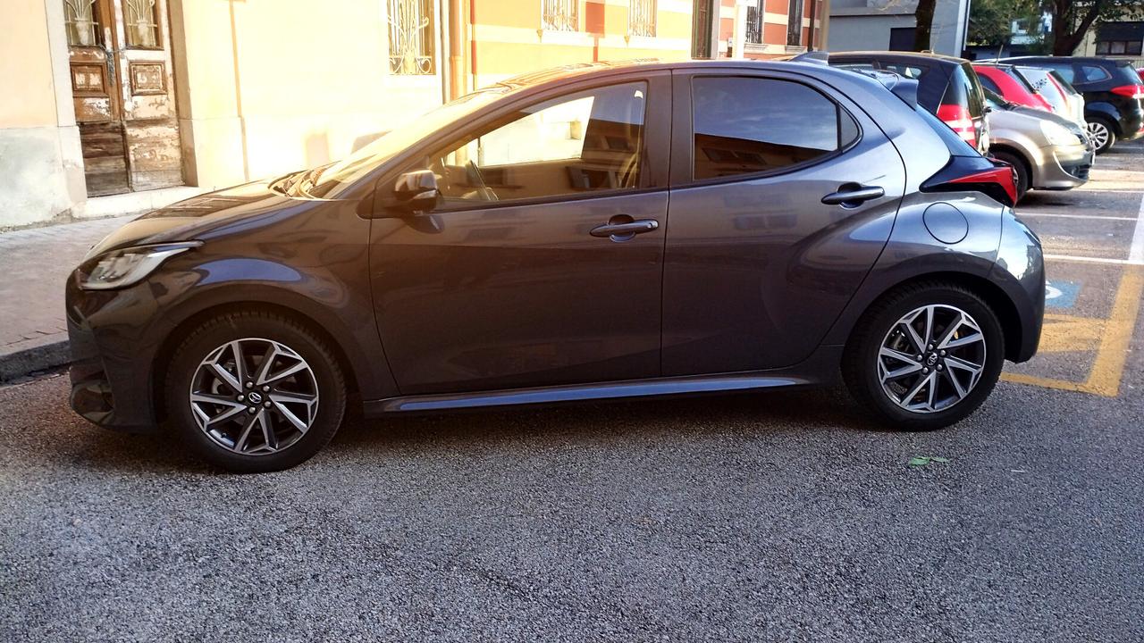 Toyota Yaris 1.5 Hybrid 5 porte Lounge