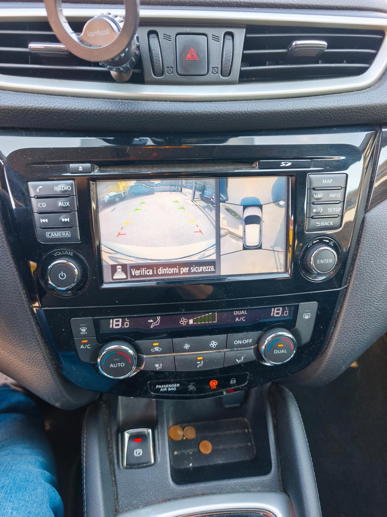 Nissan Qashqai 1.5 dCi Tekna camera 360°