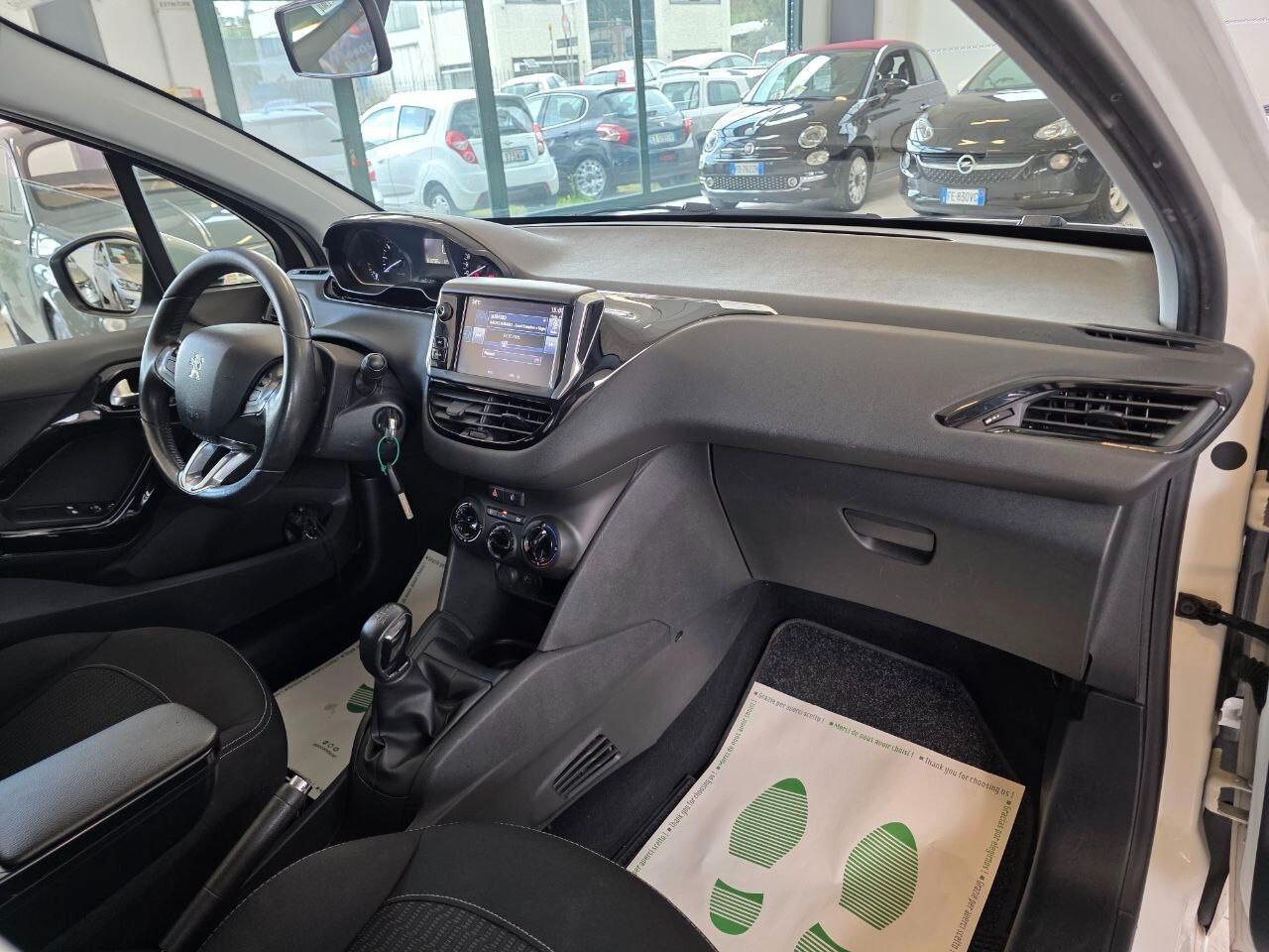 Peugeot 208 PureTech 82 5p. GPL Allure