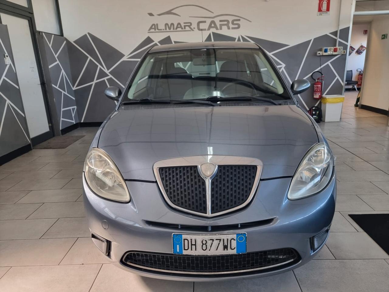 Lancia Ypsilon 1.2 NEOPATENTATI