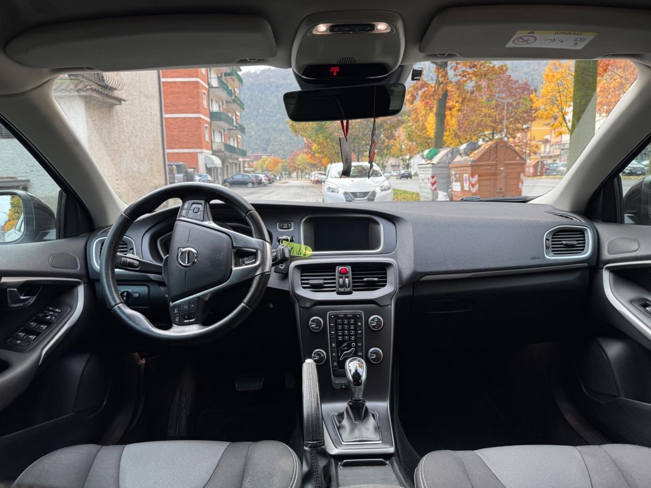 Volvo V40 D2 Geartronic Inscription - VETRI OSCURATI TAGLIANDO COMPLETO EFFETTUATO