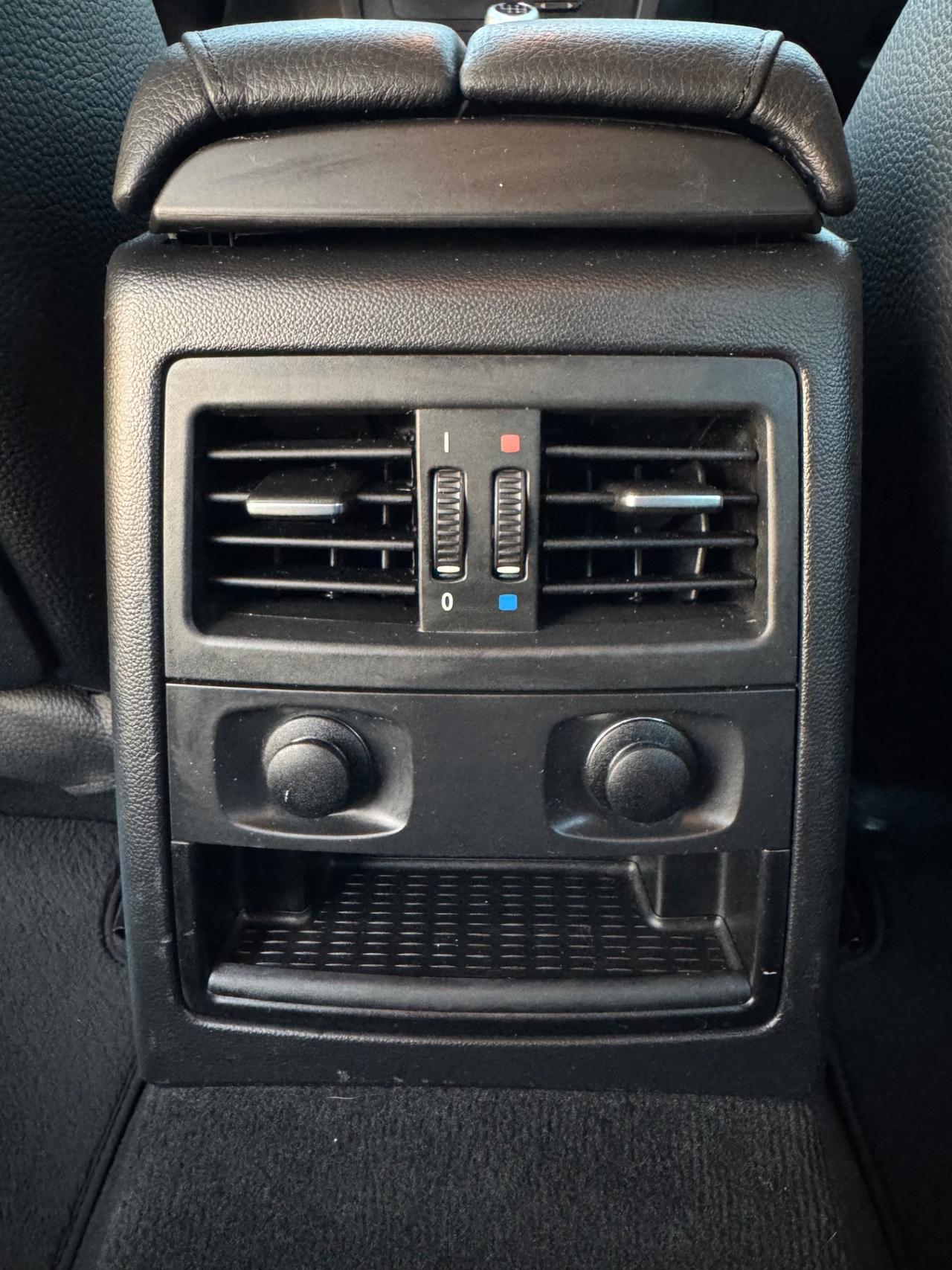 Bmw 320D INTERNI IN PELLE/NAVI/XENO