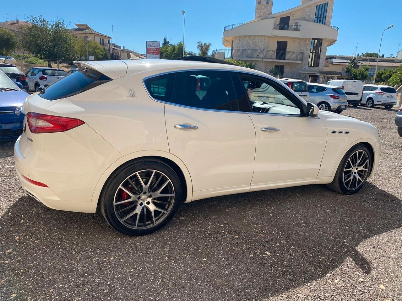 Maserati Levante V6 Diesel 275 CV AWD Granlusso