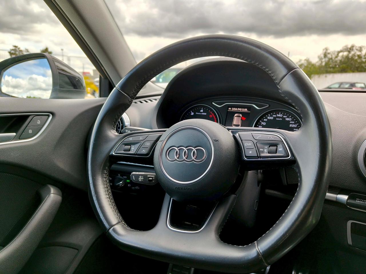 Audi A3 SPB 1.6 TDI S tronic Line - 2017