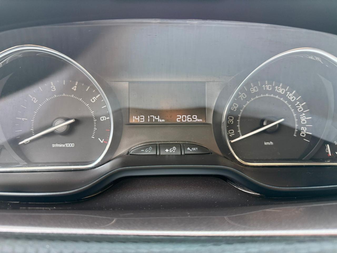 Peugeot 2008 1.2 VTI Benzina 82cv Allure