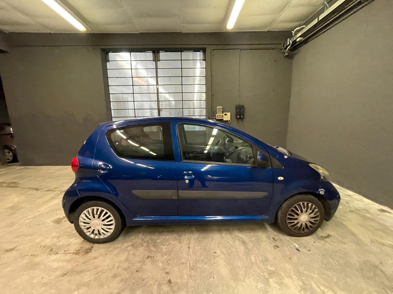 Toyota Aygo 1.0 12V VVT-i 5 porte Sol