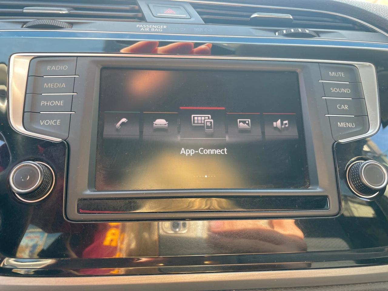 Volkswagen Touran 1.6 TDI Highline 7 POSTI