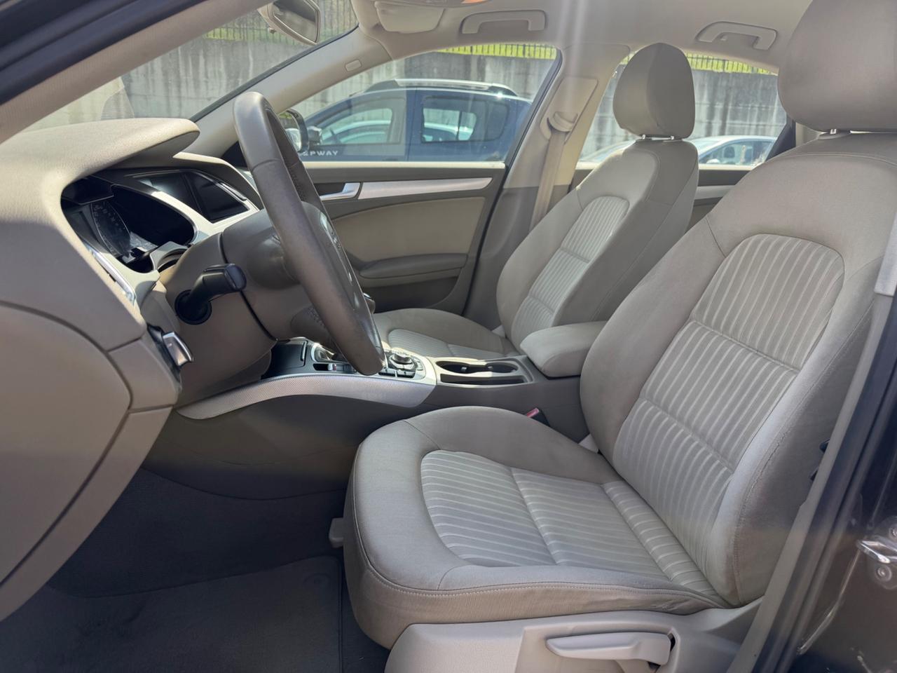 Audi A4 2.0 TDI 143CV ADVANCED/NAVY/LED/UNIPROP.