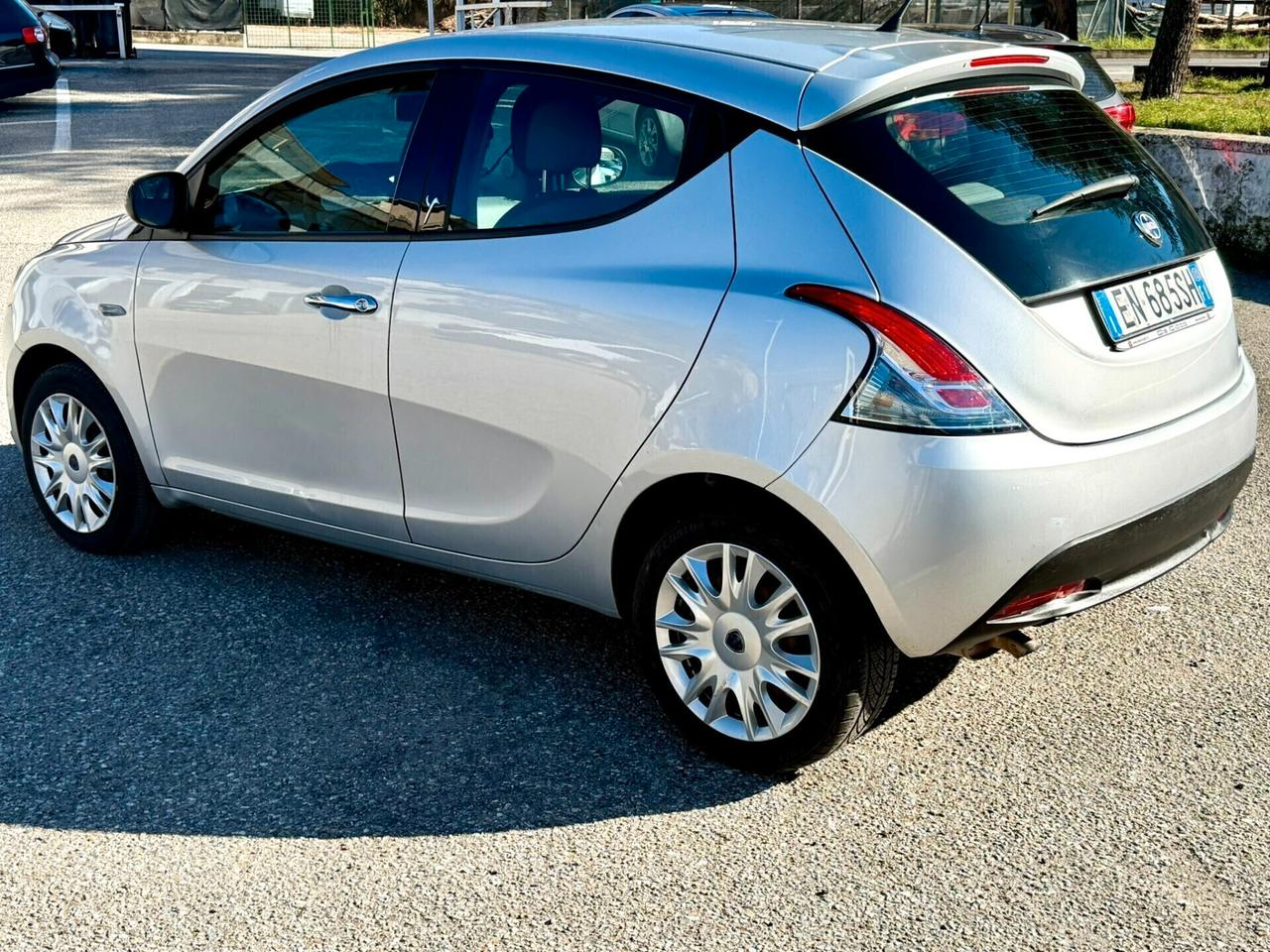 Lancia Ypsilon 1.3 MJT 16V 95 CV 5 porte S&S Silver