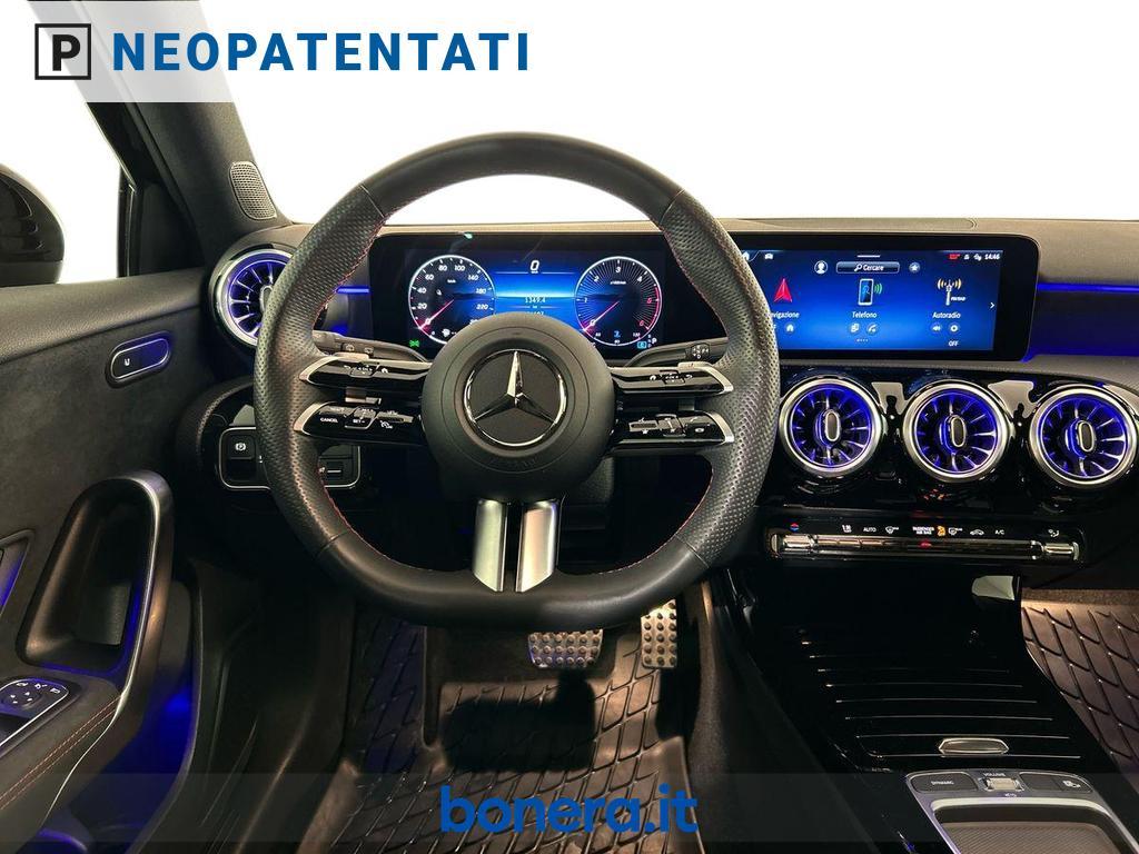 Mercedes Classe A 180 180 D Premium Plus AMG Line 8G-DCT