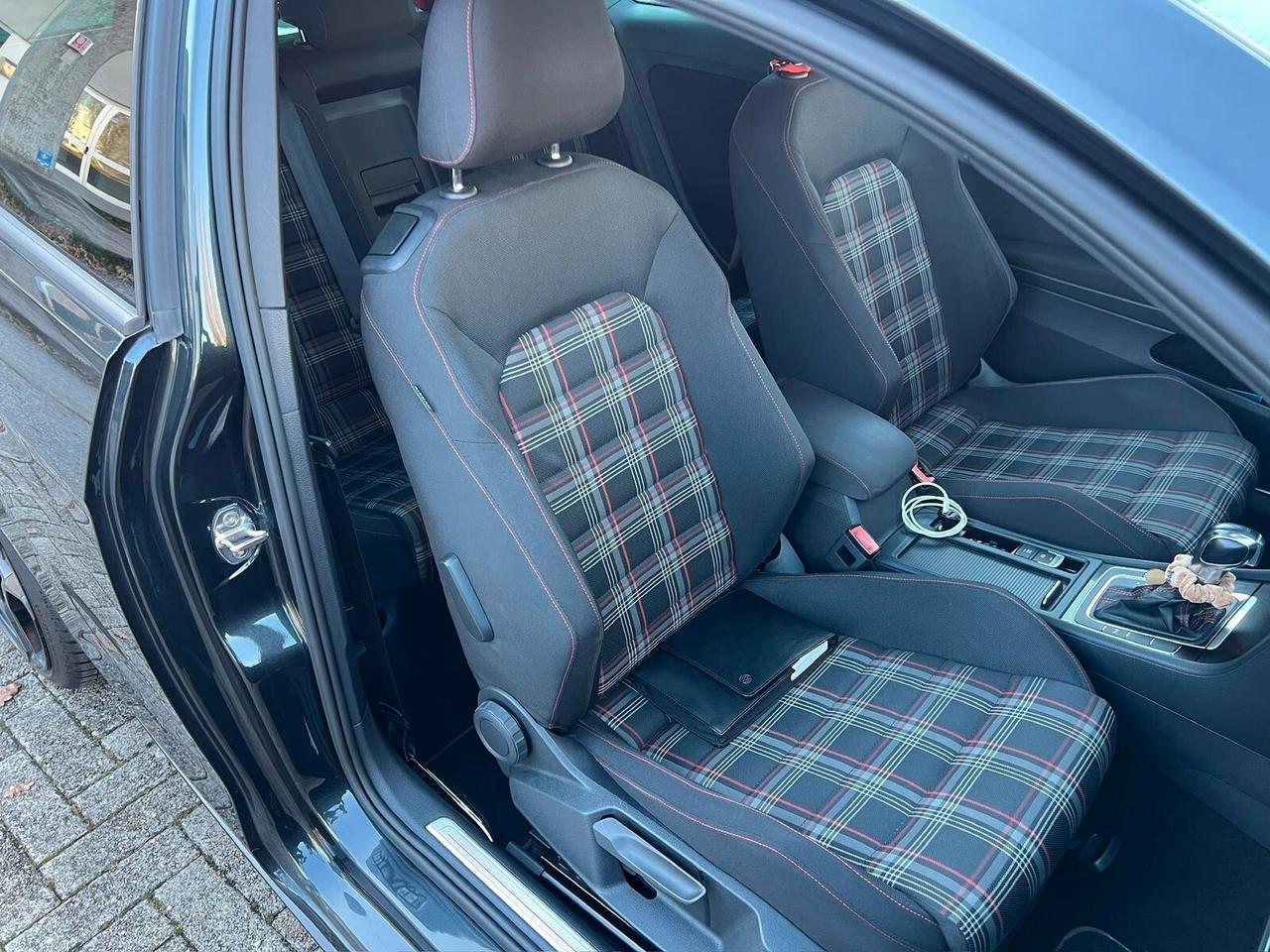 Volkswagen Golf GTI Performance 2.0 TSI DSG 3p. 230CV