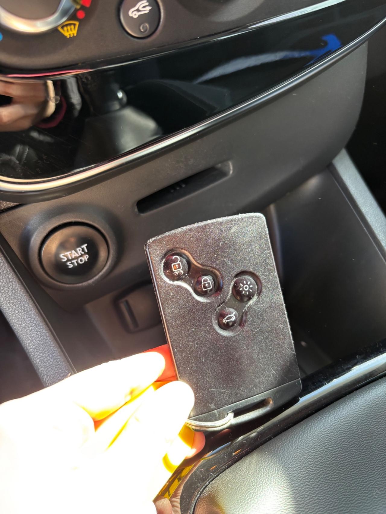 Renault Clio dCi 8V 75 CV Start&Stop 5 porte Energy Duel