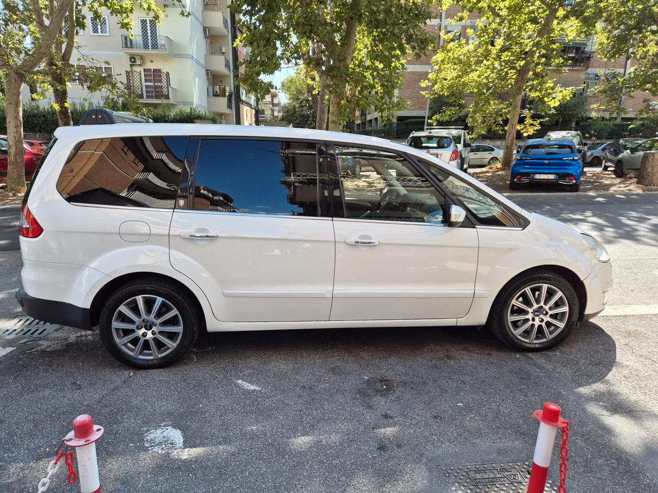 Ford Galaxy 2.2 TDCi 175 CV Ghia DPF