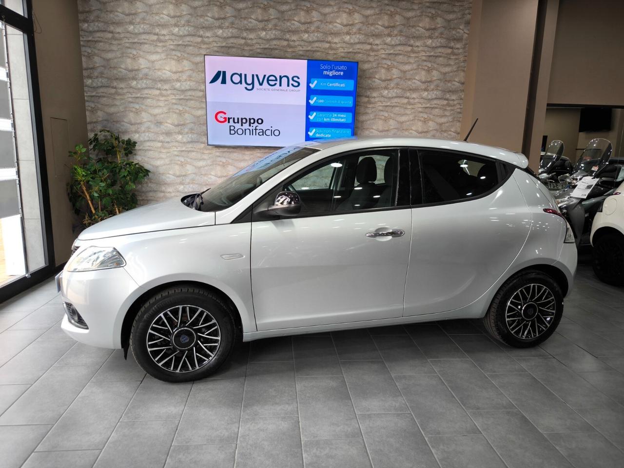 Lancia Ypsilon 1.2 69 CV 5 porte S&S Gold
