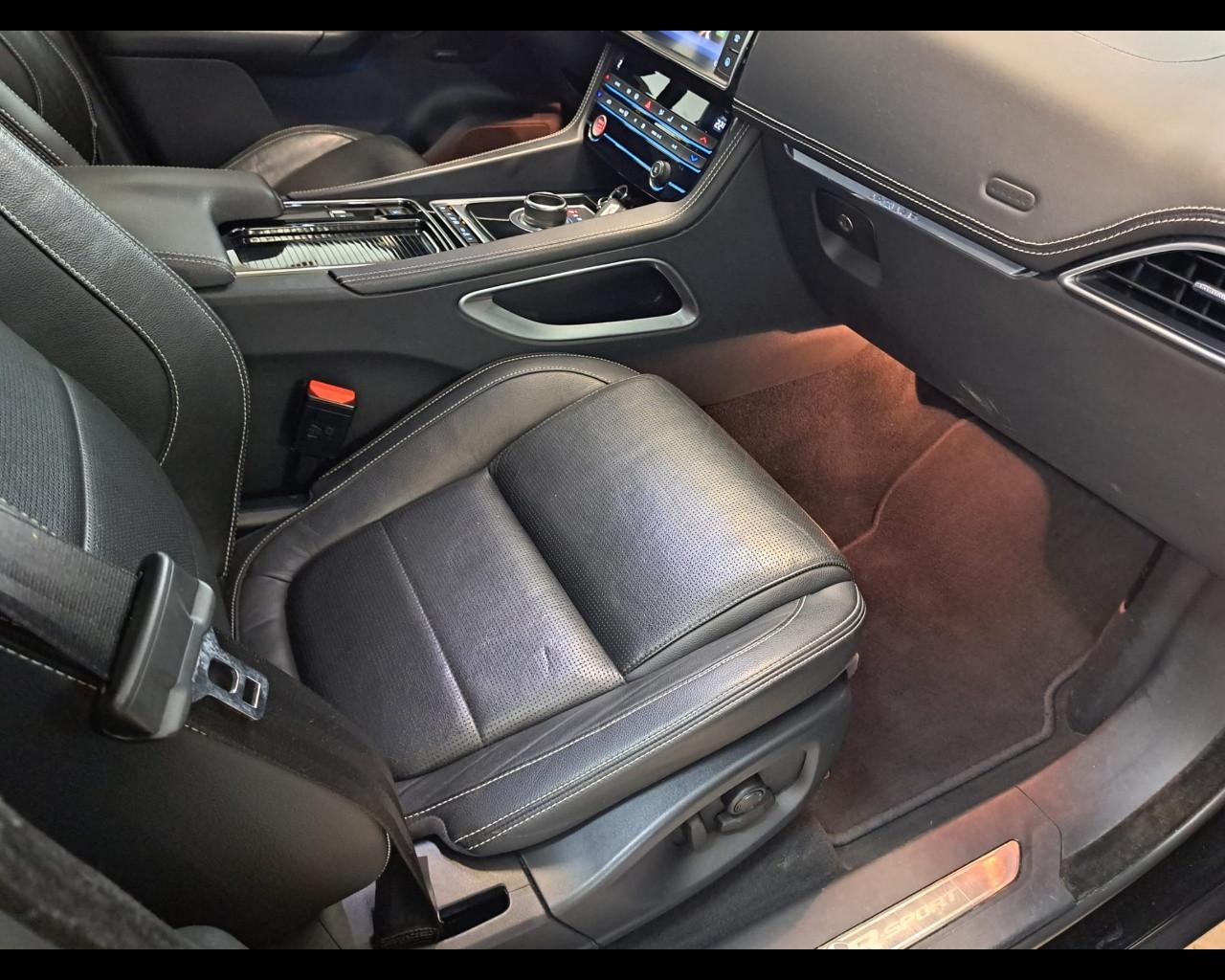 JAGUAR F-Pace 2.0d R-Sport awd 180cv auto