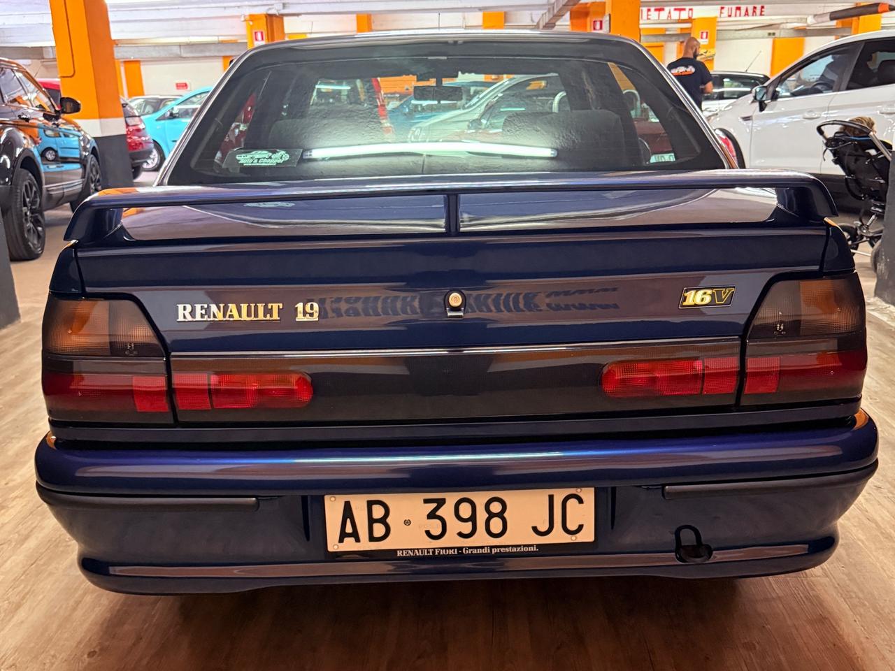 INTROVABILE RENAULT 19, 16V IN CONDIZIONI DA VETRINA ISCRITTA ASIMa
