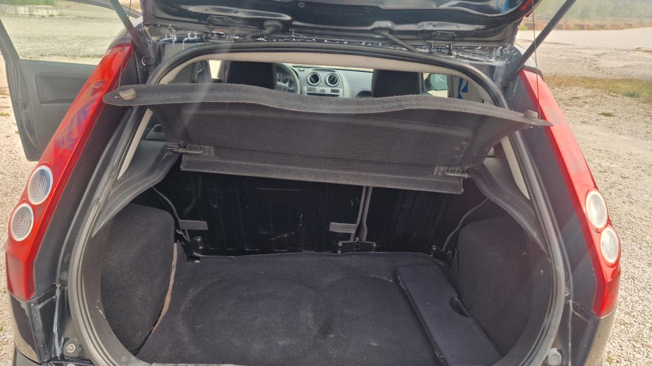 Ford Fiesta 1.2 16V 3p. Ghia "GPL"