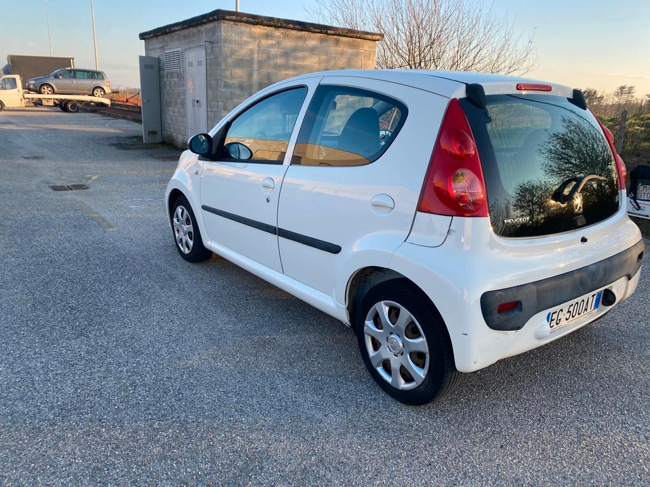 Peugeot 107 1.0 68CV 5p. Sweet Years SOLI *112000* KM ADATTA AI NEOPATENTATI UNICO PROPRIETARIO