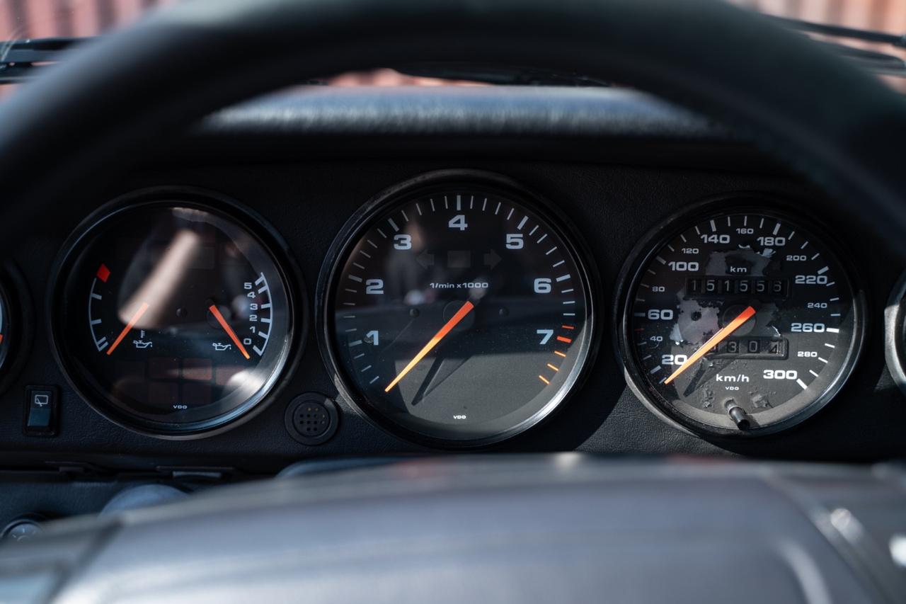 Porsche 911 Carrera 2 - 1991