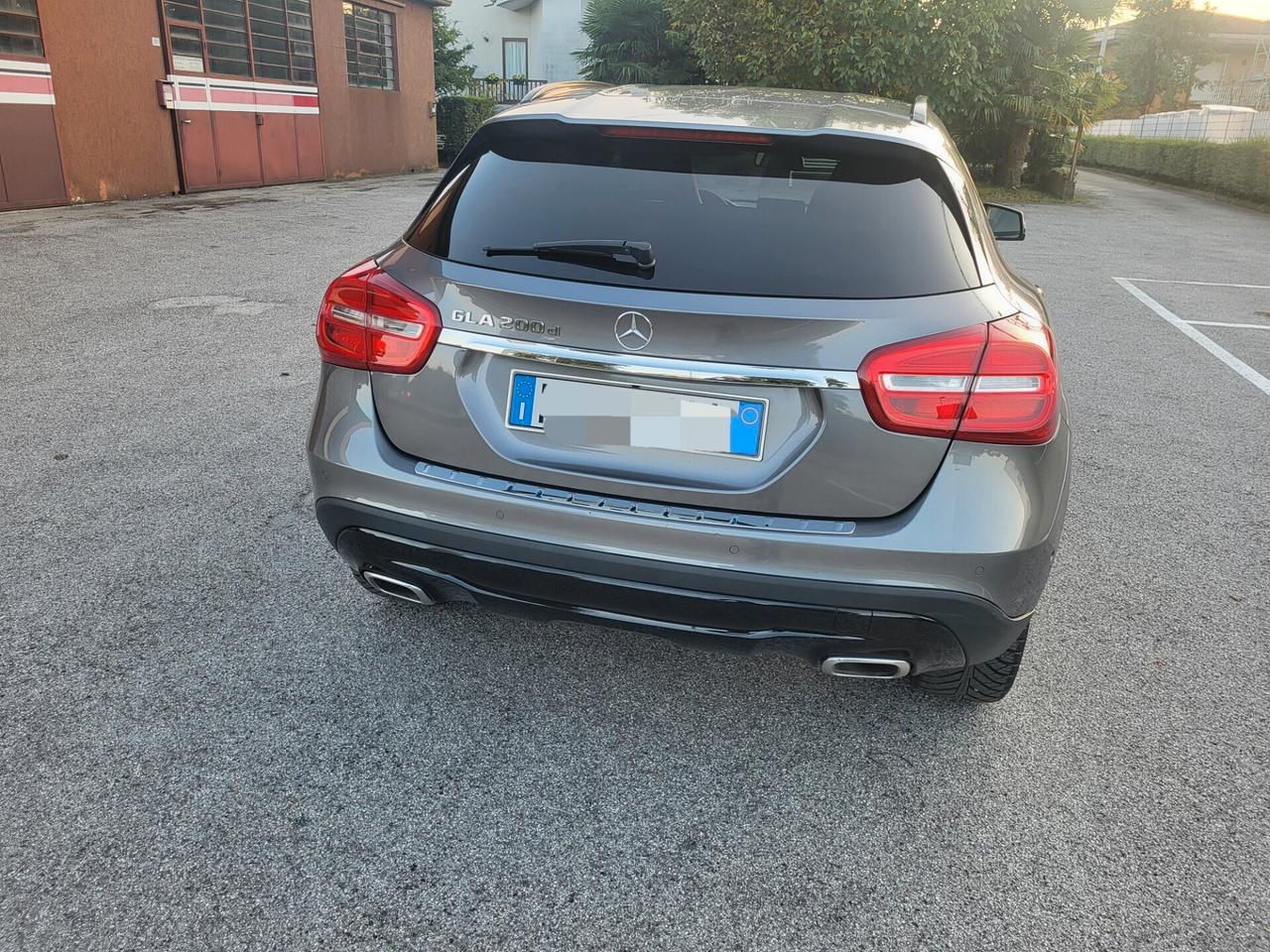 Mercedes-benz GLA 200