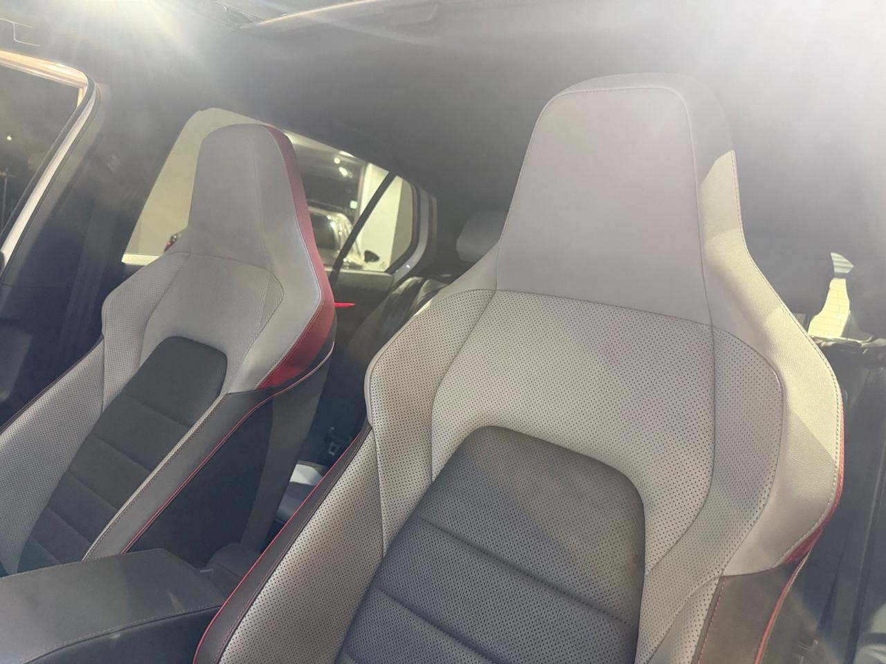 Volkswagen Golf GTI 2.0 TSI BlackStyle
