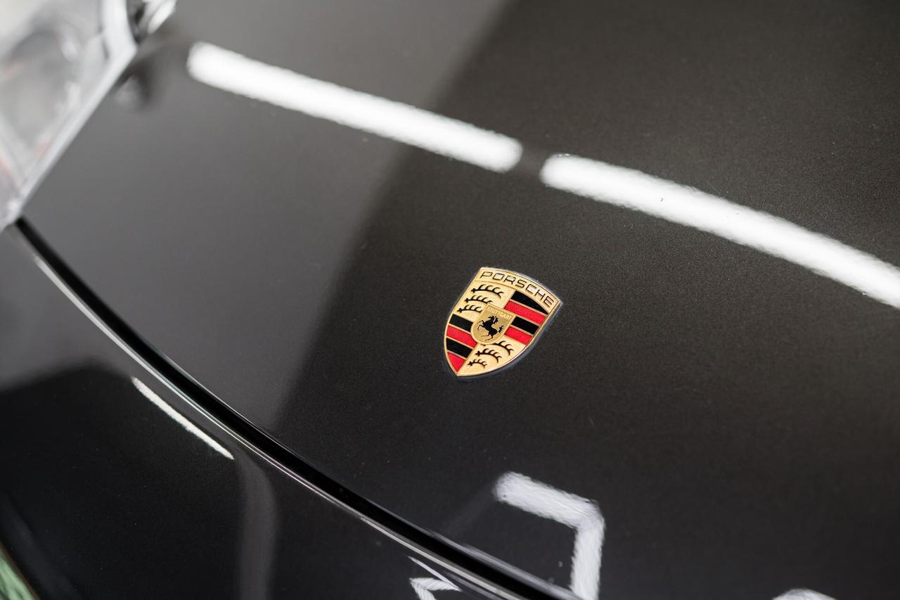 Porsche 911 Carrera 2 Coupé