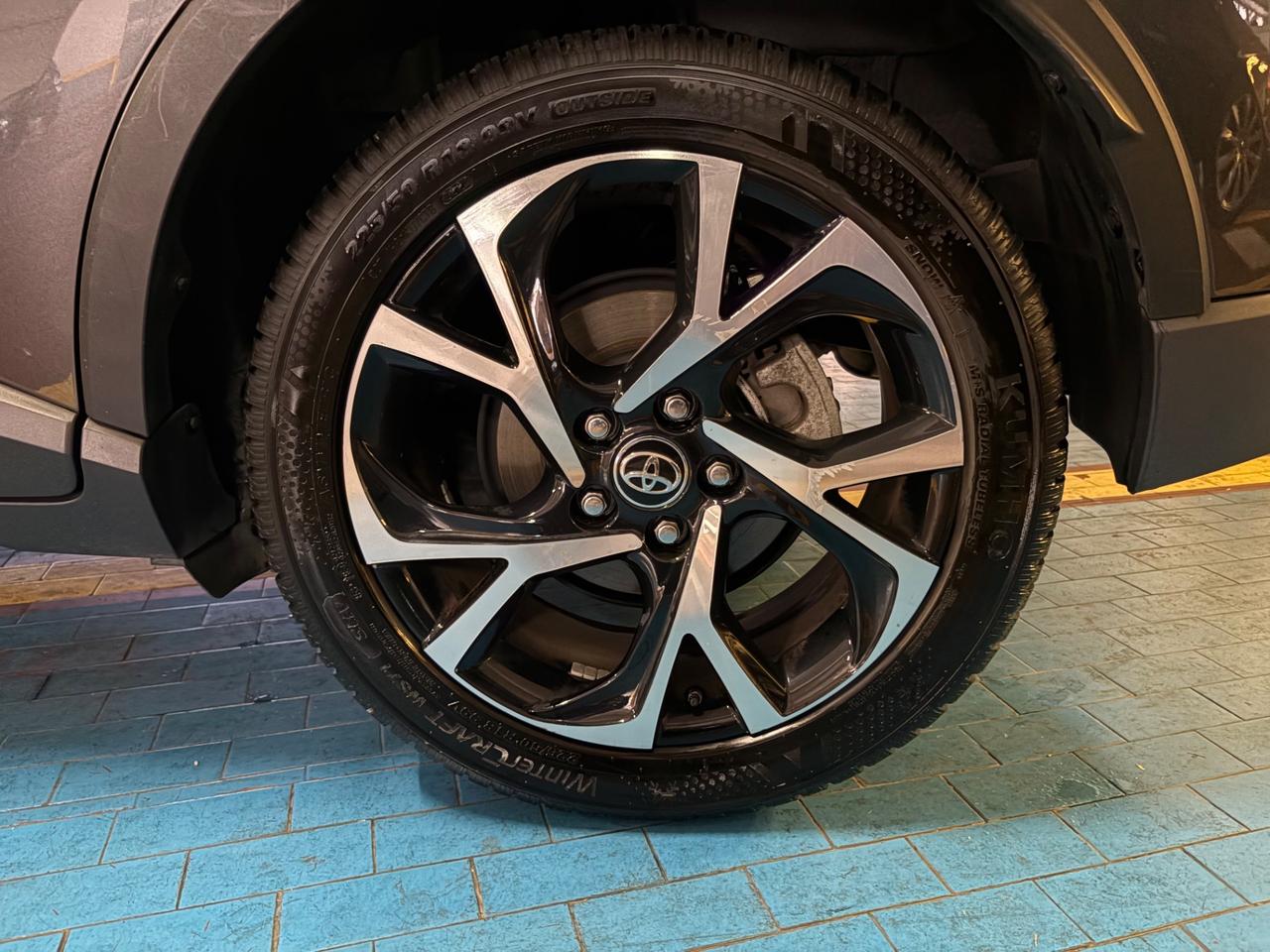 Toyota C-HR 1.8 Hybrid E-CVT Style