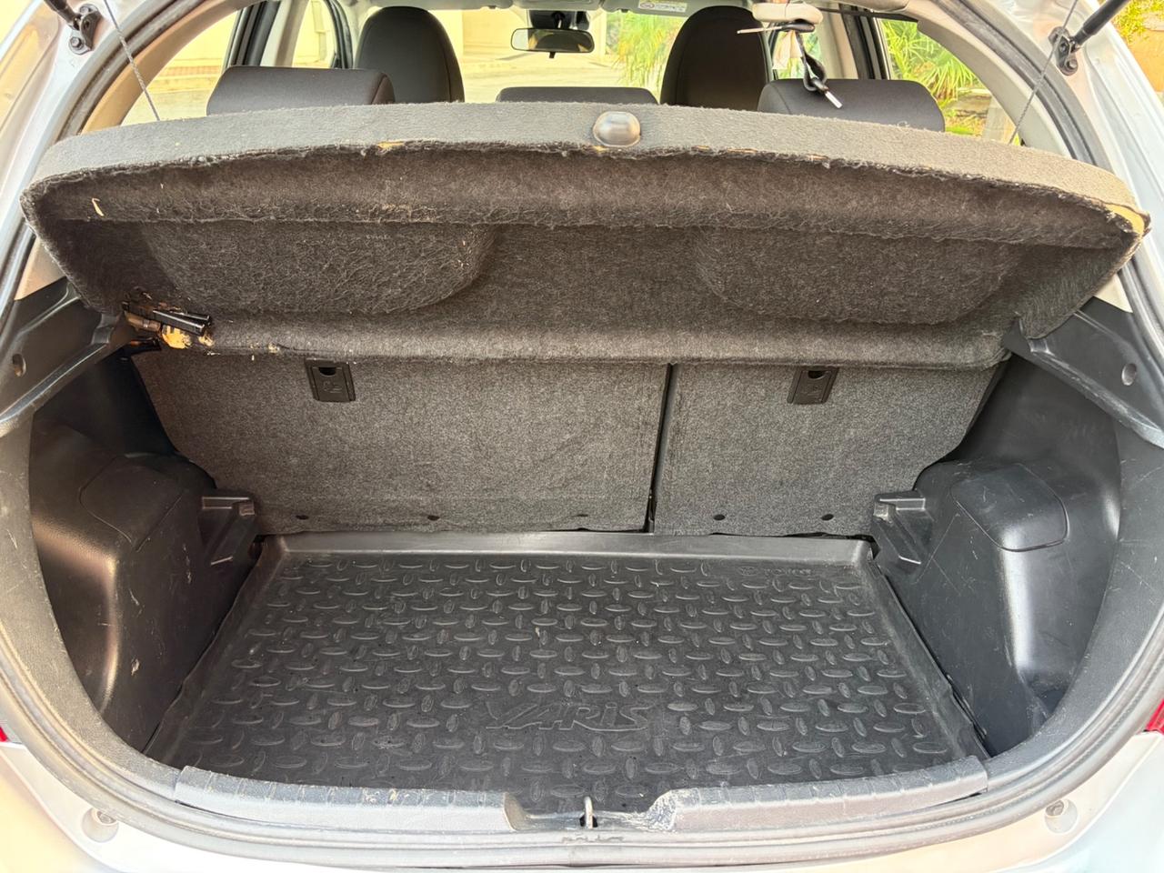 Toyota Yaris 1.0 benz ideale per neopatentati