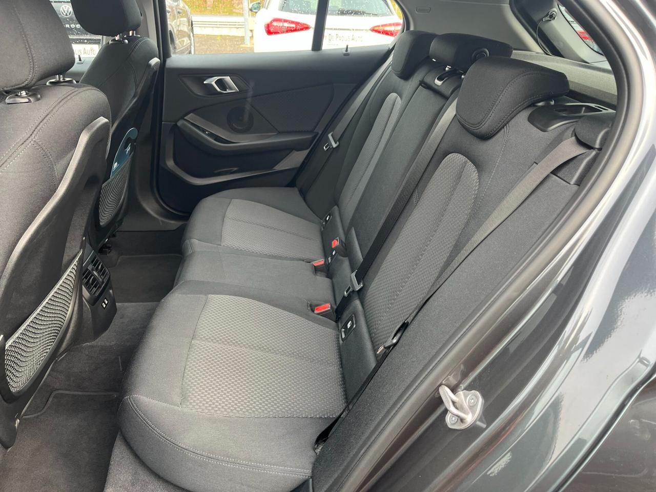 Bmw 118 118d 5p. Business Advantage