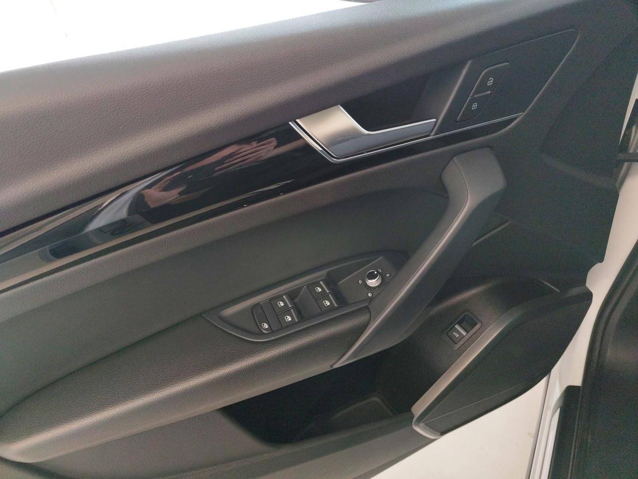 Audi Q5 Sportback 40 tdi mhev Identity Black Quattro