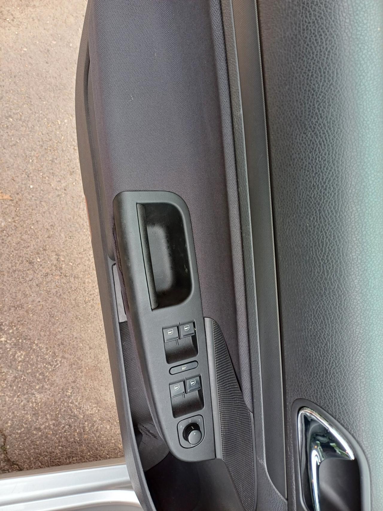 Volkswagen GOLF 5 BENZINA MOTORE 1.6 CON 67000 KM DIMOSTRABILI