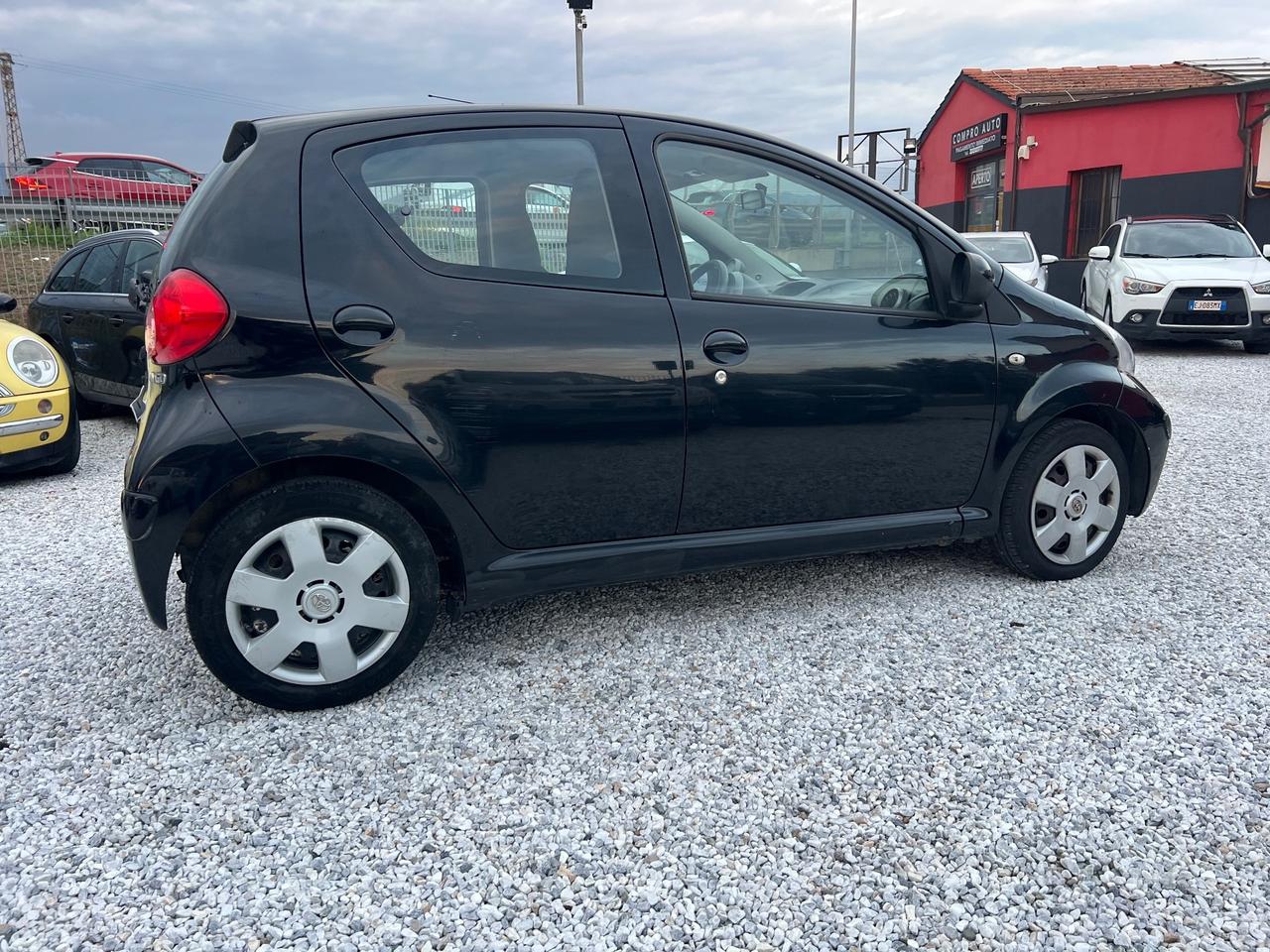 Toyota Aygo 1.0 12V VVT-i 5 porte Sol