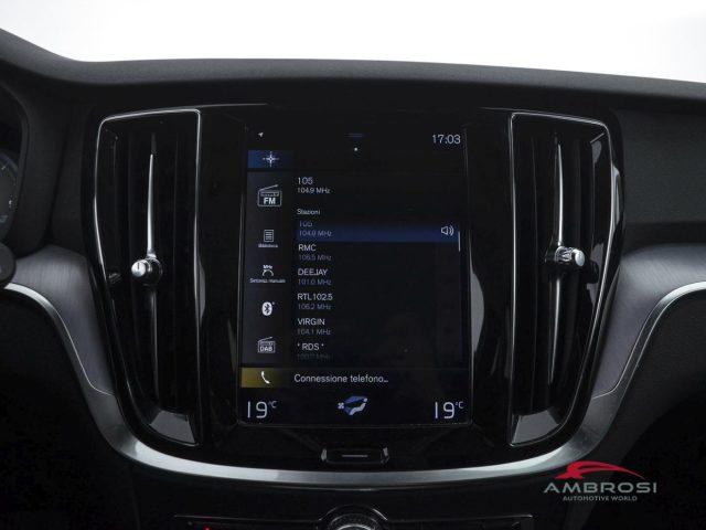 VOLVO V60 Cross Country D4 AWD Geartronic Business Plus