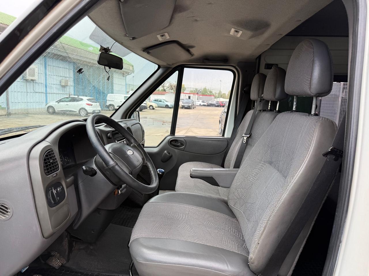 Ford Transit 2.4 diesel 9 posti