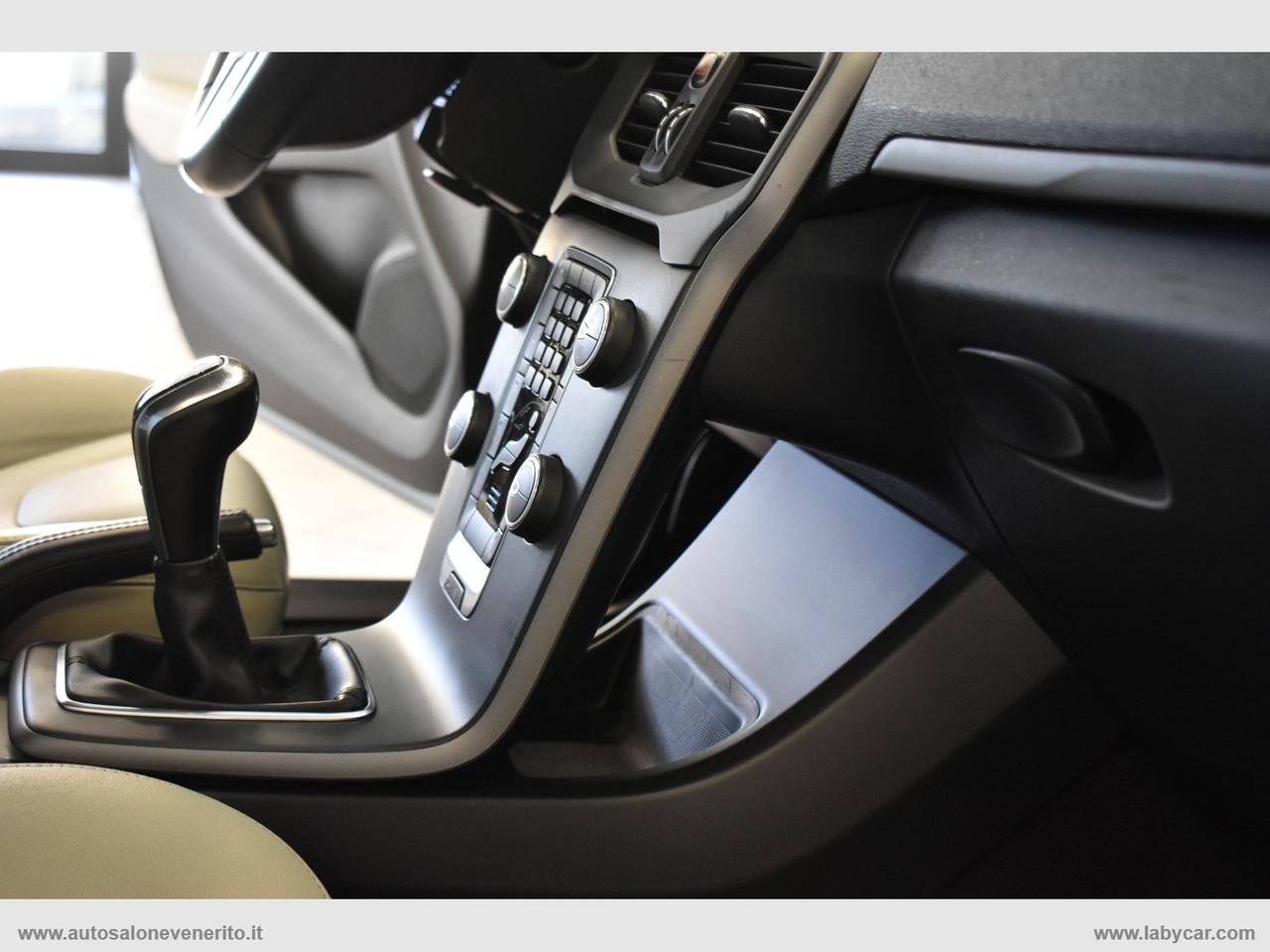 VOLVO V40 D2 1.6 Summum