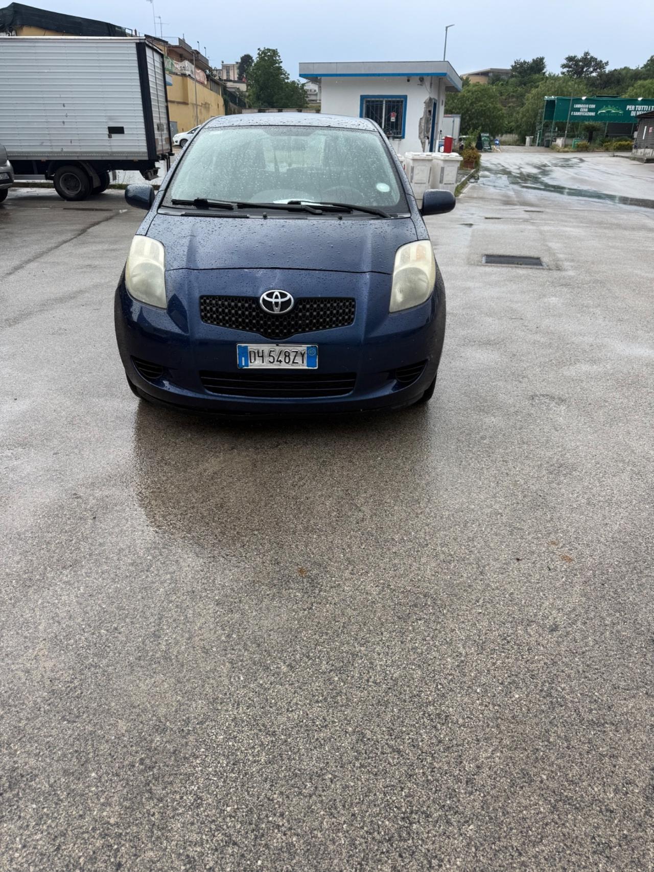 Toyota Yaris 1.0 5 porte