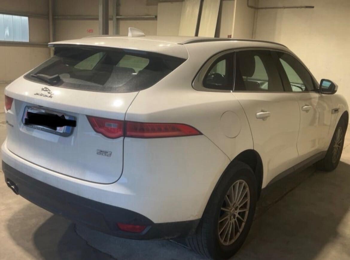 Jaguar F-Pace 2.0 D 180 CV Prestige
