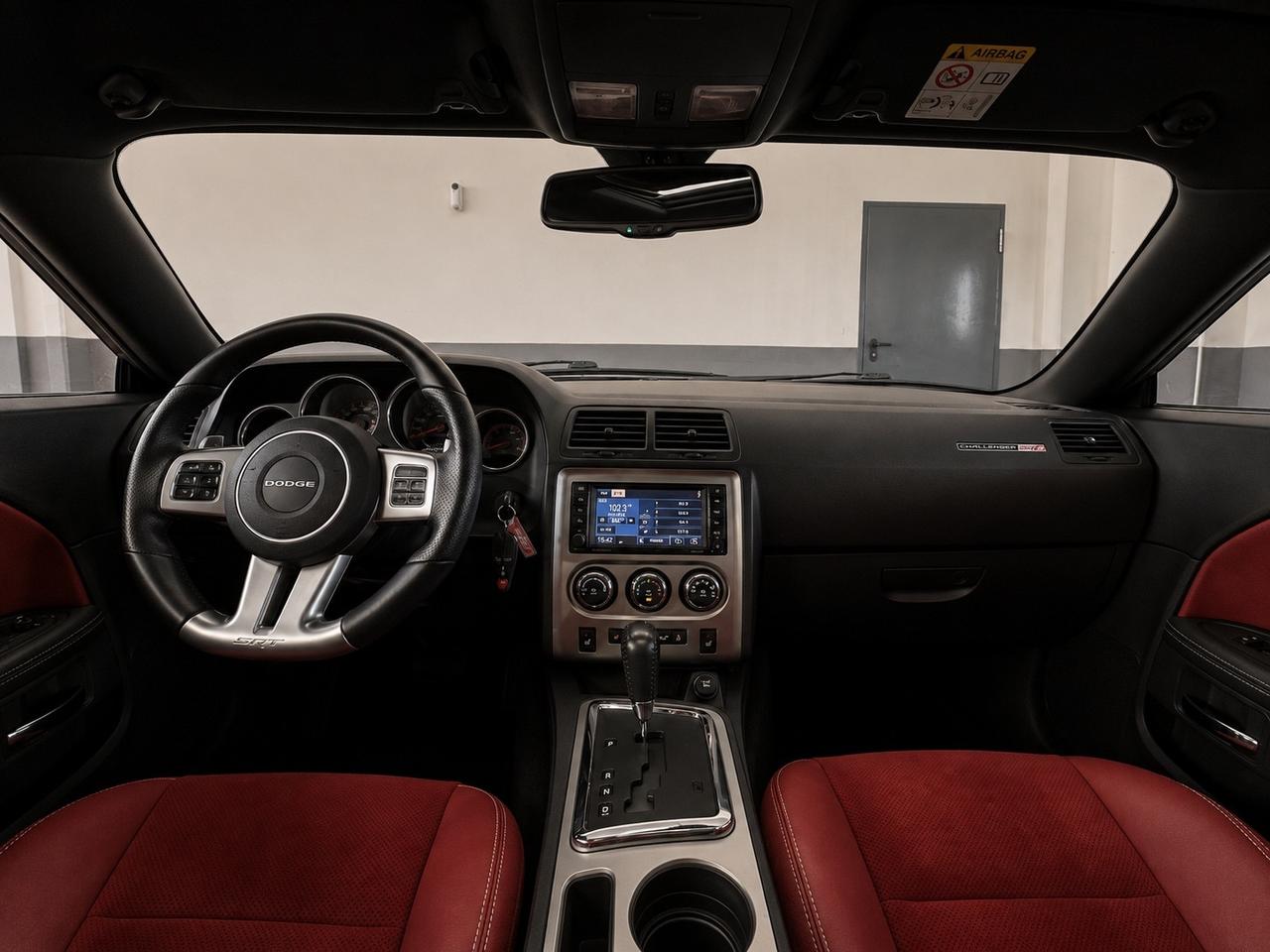 Dodge Challenger 6.4 v8 477cv