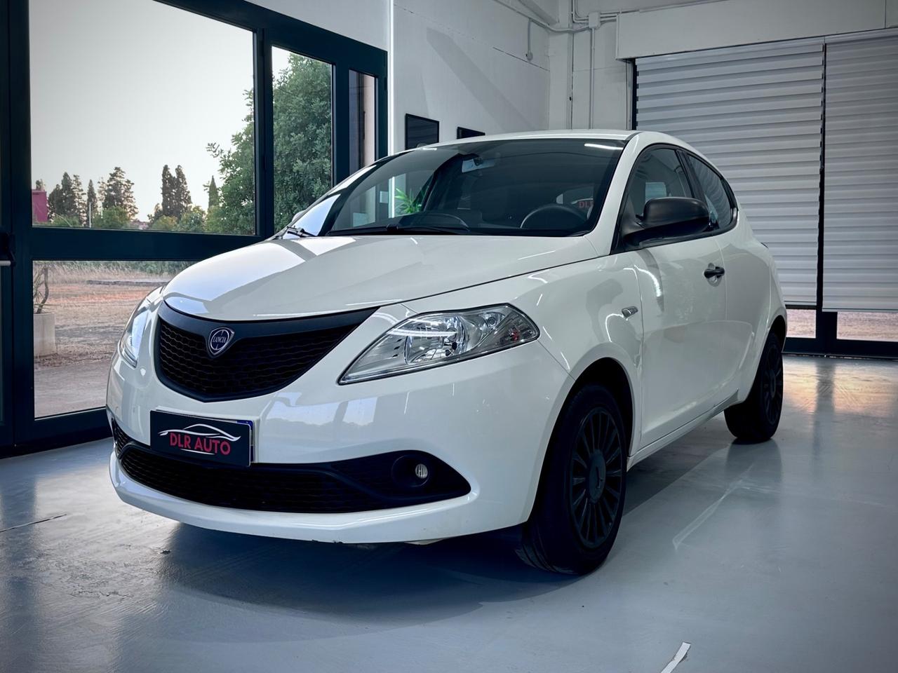 Lancia Ypsilon 1.2 69 CV 5 porte Elefantino Blu