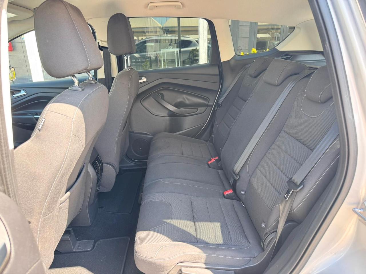 Ford Kuga 2.0 TDCI 150 CV S&S 4WD Powershift Titanium