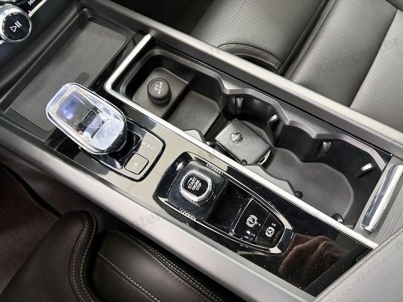 Volvo XC60 XC60 T6 PLUG IN ULTRA BLACK EDITION AWD AUT