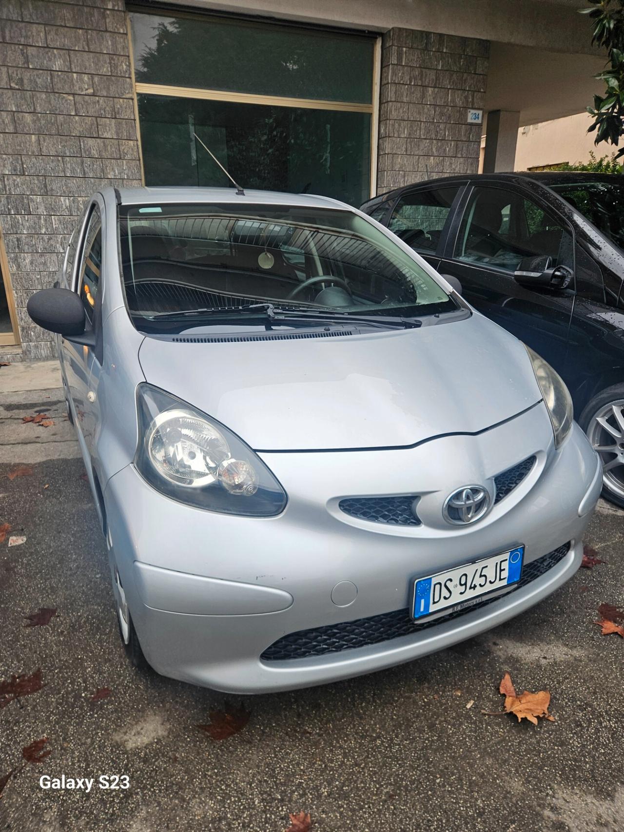 Toyota Aygo 1.0 12V VVT-i 5 porte Sol
