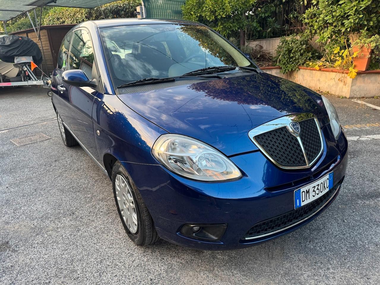 Lancia Ypsilon 1.3 MJT 90 CV Platino