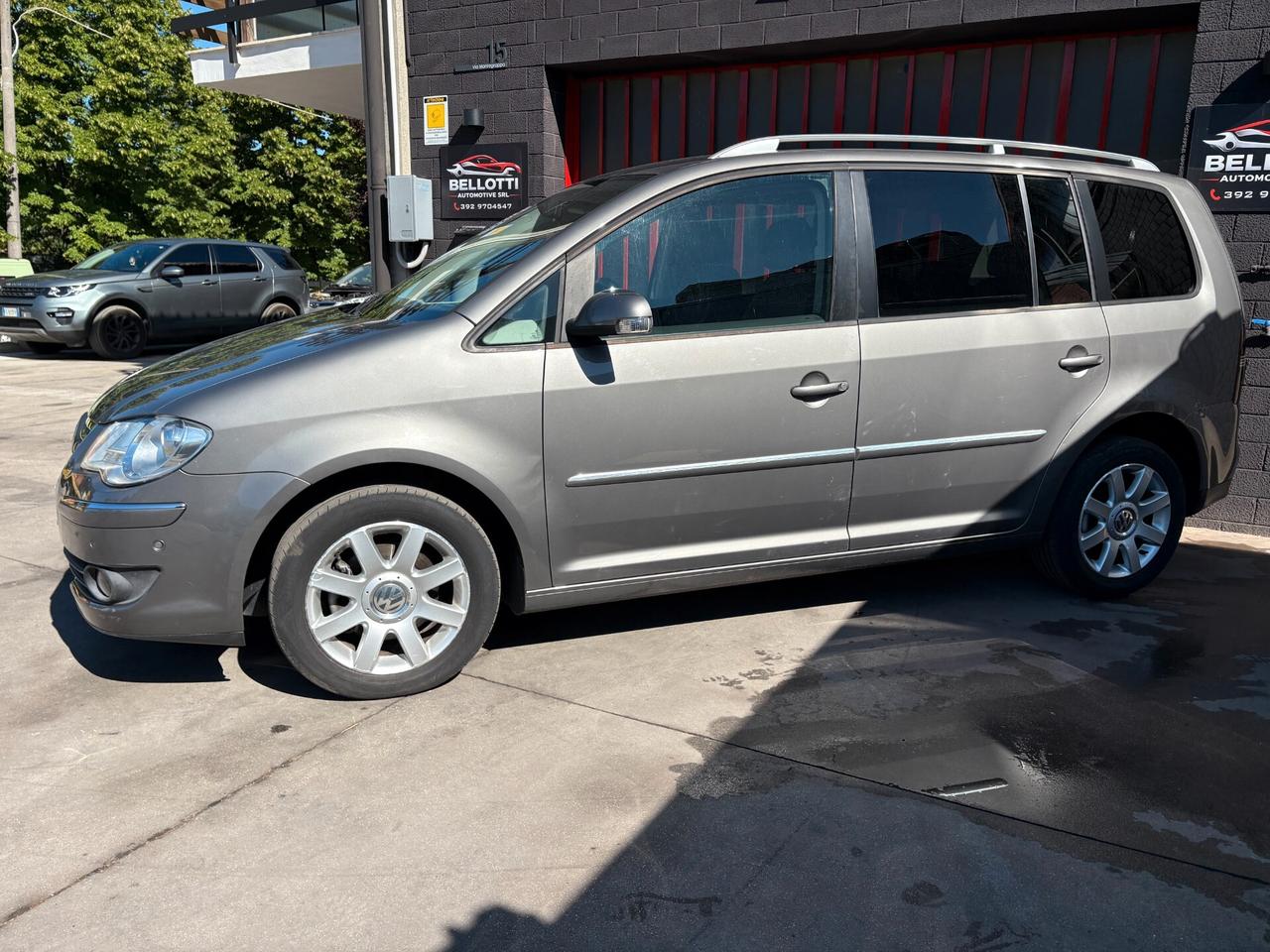 Volkswagen Touran 2.0 TDI DPF DSG Highline 7 POSTI