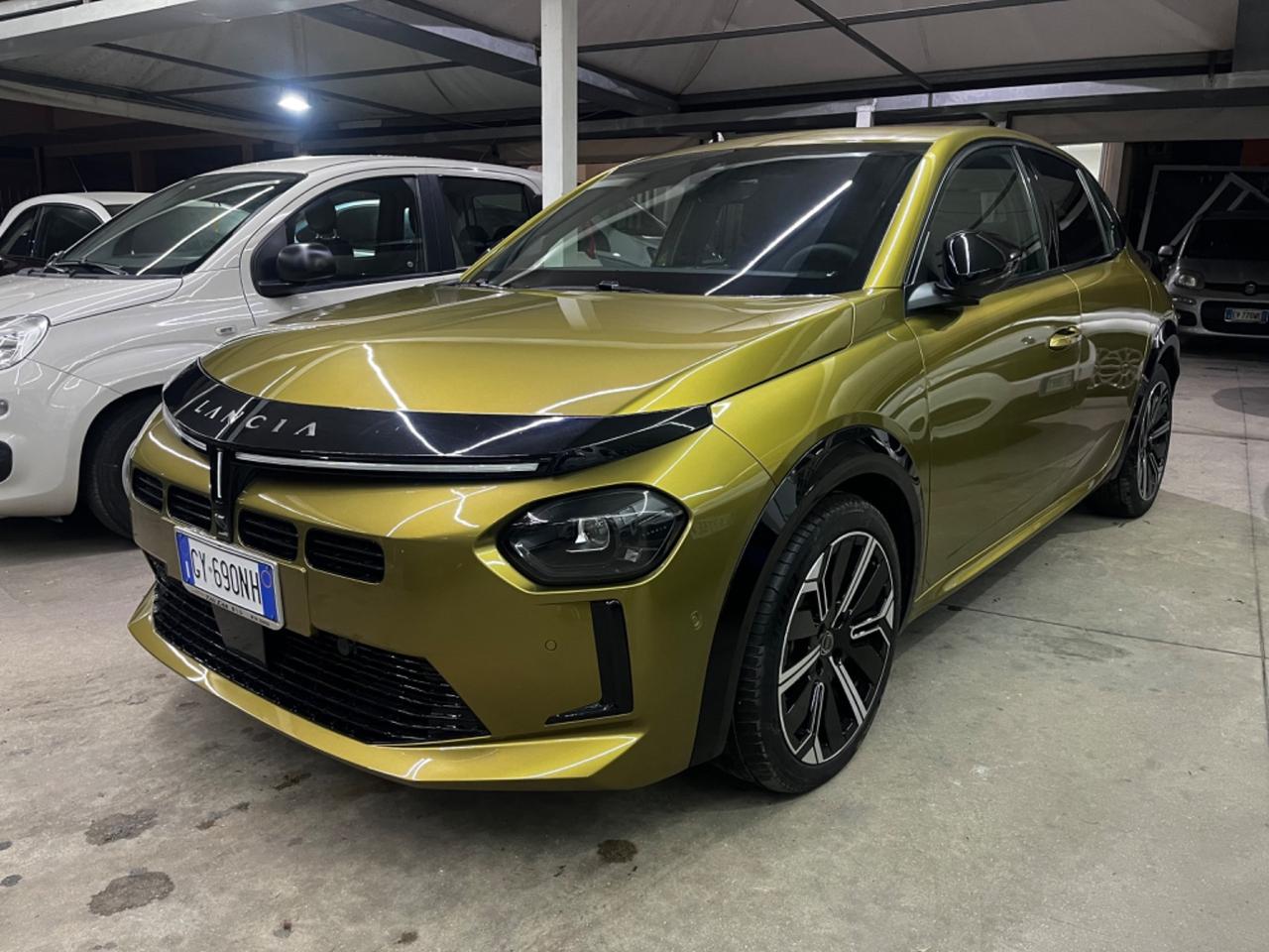 Lancia Ypsilon Hybrid e-DCT Edizione Cassina