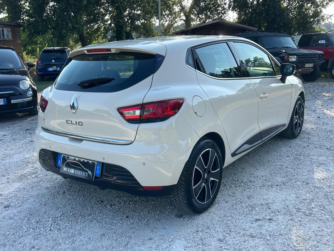Renault Clio 1.2 75CV 5 porte Intens rate permute neopatentati