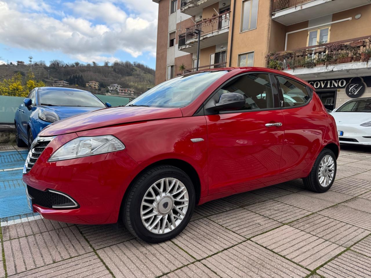 Lancia Ypsilon 1.2 69 CV 5 porte S&S Platinum